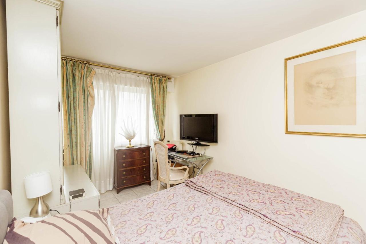 Spacious T3 With View In The Heart Of The City! Charenton-le-Pont Kültér fotó